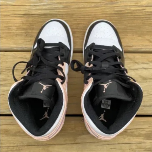 🦖SOLD!🦖Nike Jordan 1 Mid “Crimson Tint” 5.5y Artic Orange sneakers Unisex - Picture 8 of 16